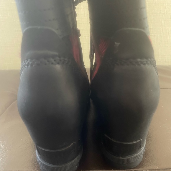 Sorel Lexie Leather Plaid Wedge Boot. - Picture 8 of 12
